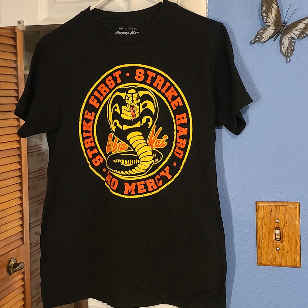 Boys Black T-Shirt for Reptile T-Shirt Cobra KAI size small